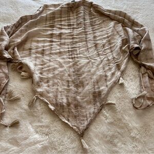 Simply Vera Vera Wang Lightweight Tassel Shawl Wrap – 70”x55”x55”